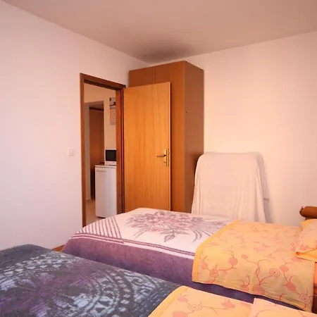 7153b Apartment *