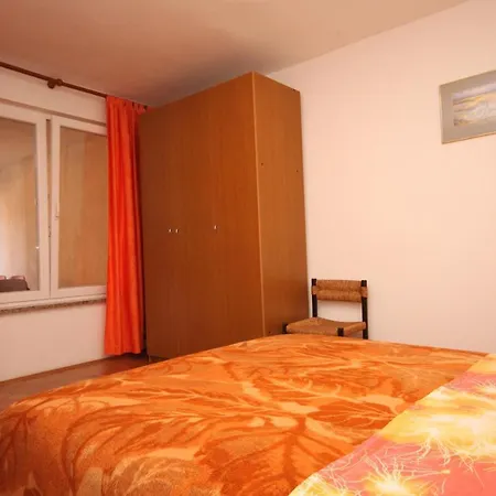 7153b Apartment